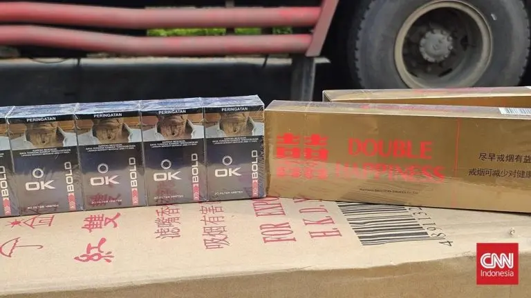 Modus Cerdik Rokok Ilegal Disembunyikan Pakan Ternak modus cerdik rokok ilegal disembunyikan pakan ternak