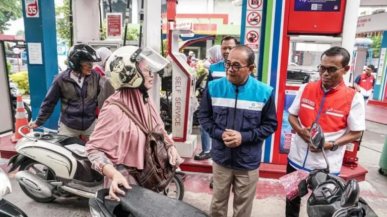 Antrean BBM Medan Lenyap Sekejap Ini Rahasianya antrean bbm medan lenyap sekejap ini rahasianya