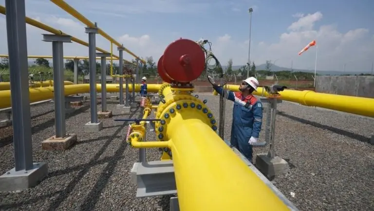 Jaringan Gas Raksasa Siap Layani Jawa jaringan gas raksasa siap layani jawa