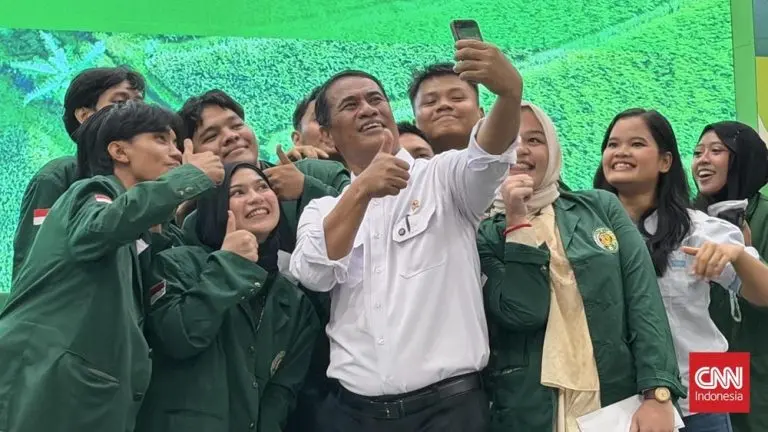 Momen Tak Terduga Mentan Amran Diprotes Mahasiswa momen tak terduga mentan amran diprotes mahasiswa