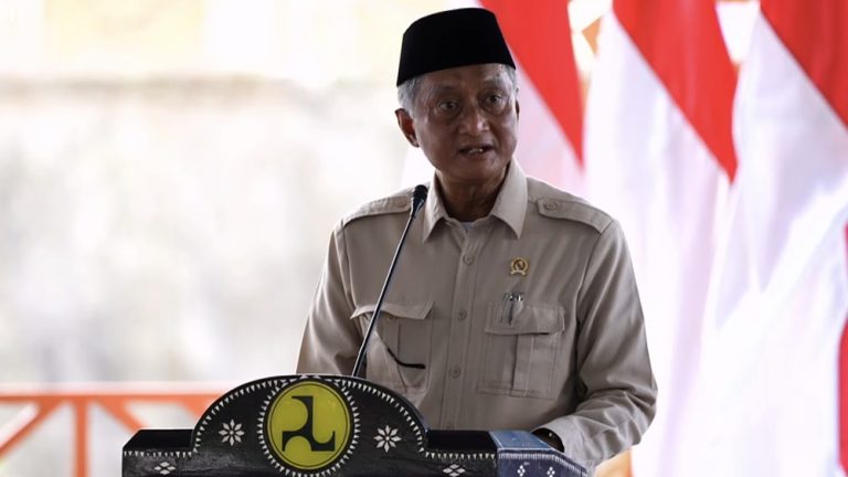 Aceh Bangkit Puluhan Ribu Ton Material Diangkut aceh bangkit puluhan ribu ton material diangkut