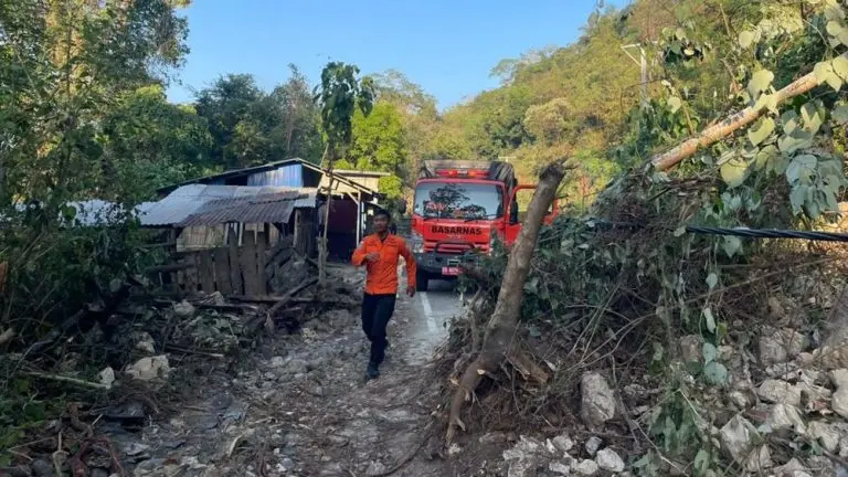 jalan ntt ambles pu gerak cepat