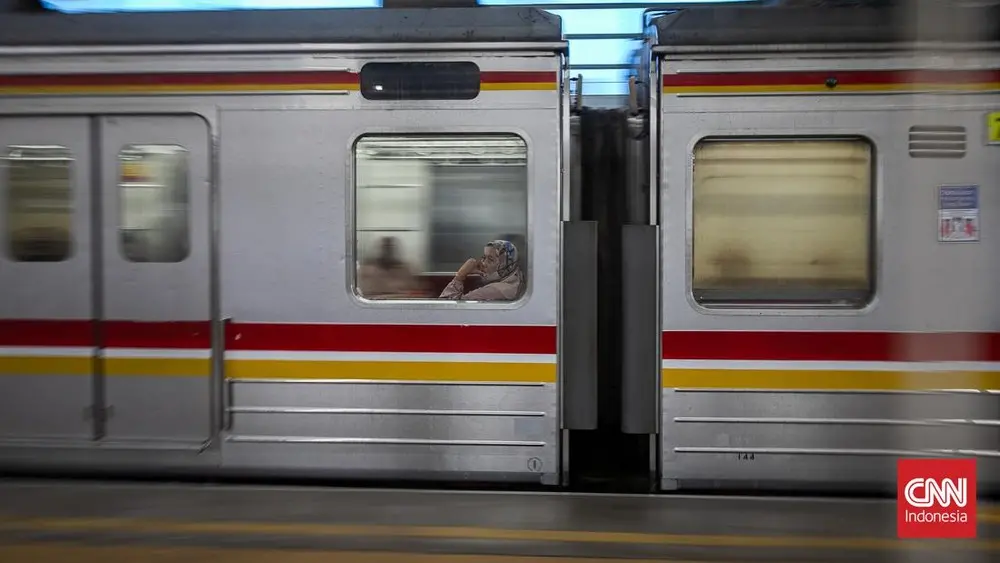 KRL Kacau Parah Penumpang Terjebak Berjam-jam 1 KRL Kacau Parah Penumpang Terjebak Berjam-jam