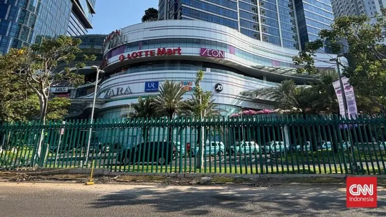 Mengapa Mal Kini Berpagar Tinggi Ternyata Ini Dalangnya mengapa mal kini berpagar tinggi ternyata ini dalangnya