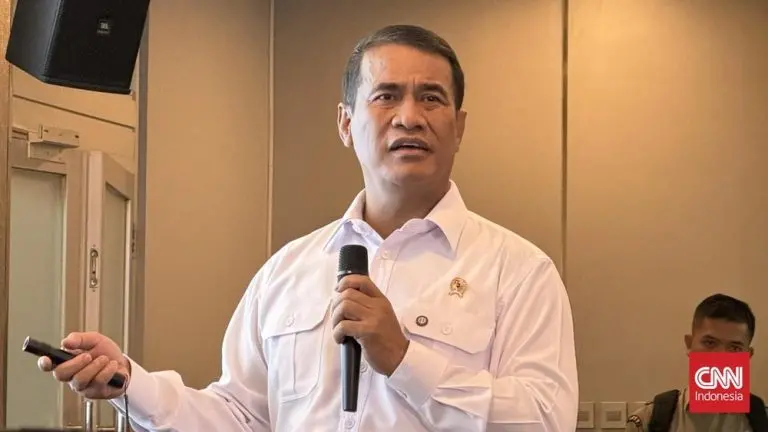 Mentan Amran Siap Sikat Mafia Pakan Ayam mentan amran siap sikat mafia pakan ayam