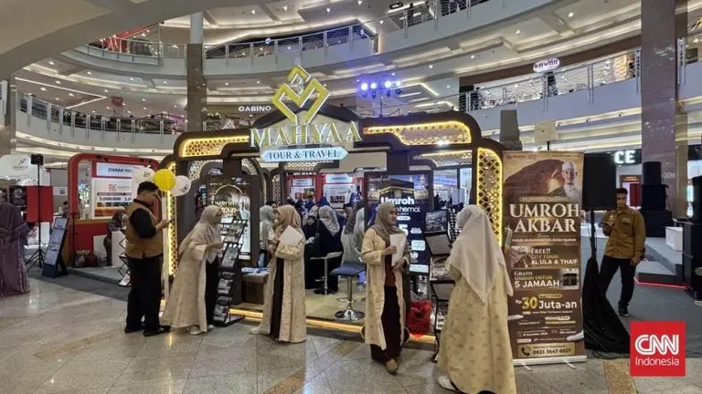 Antusiasme Warga Surabaya Berburu Paket Umrah antusiasme warga surabaya berburu paket umrah