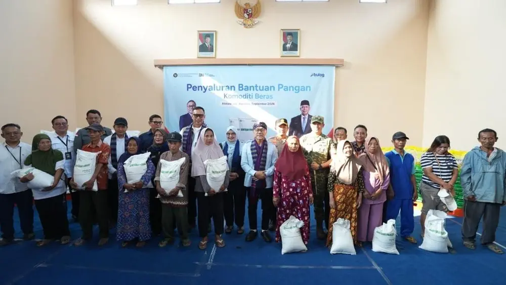 Bantuan Beras Mengalir Deras Jutaan Warga Senang 1 Bantuan Beras Mengalir Deras Jutaan Warga Senang