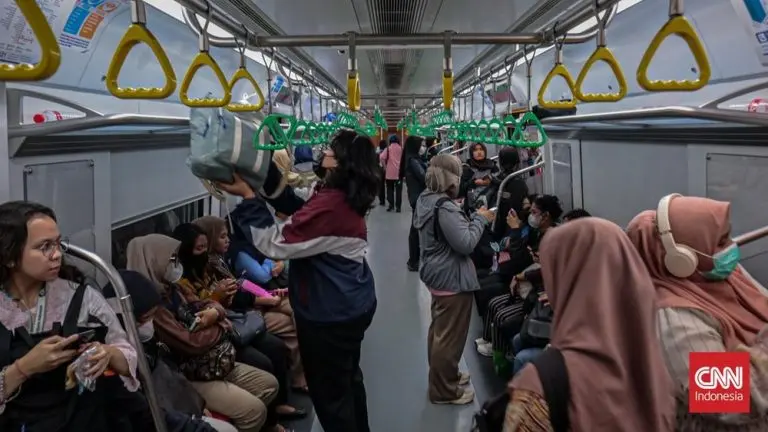 KAI Jamin KRL Tak Gerah Lagi Kapan Realisasi kai jamin krl tak gerah lagi kapan realisasi