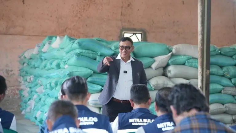 strategi bulog bangun 100 gudang baru